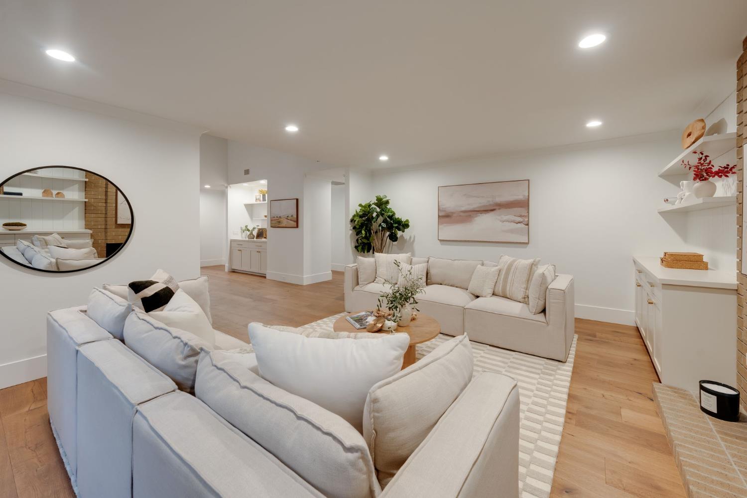 401 Dunbarton Circle