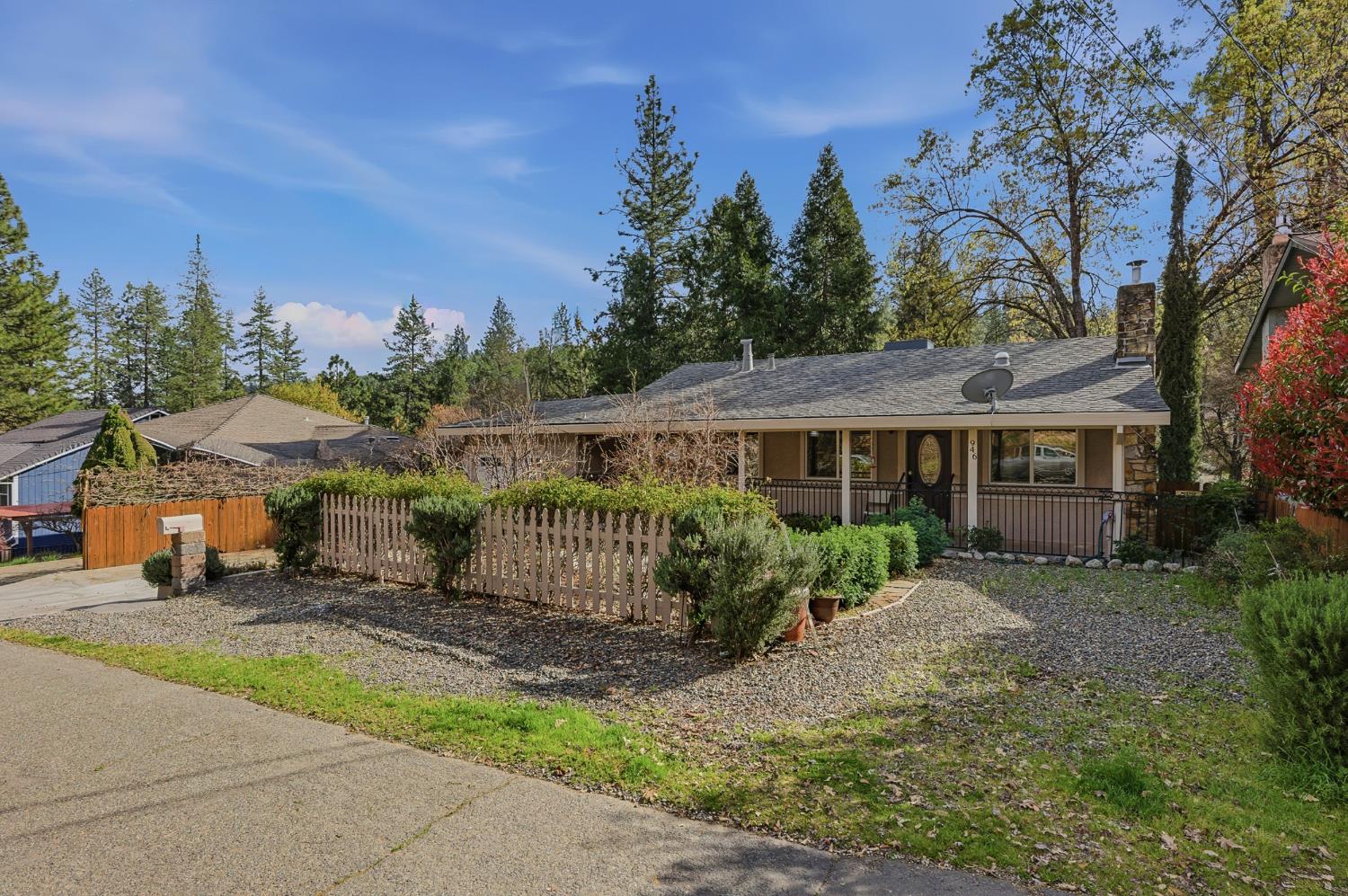 946 Bartlett Avenue