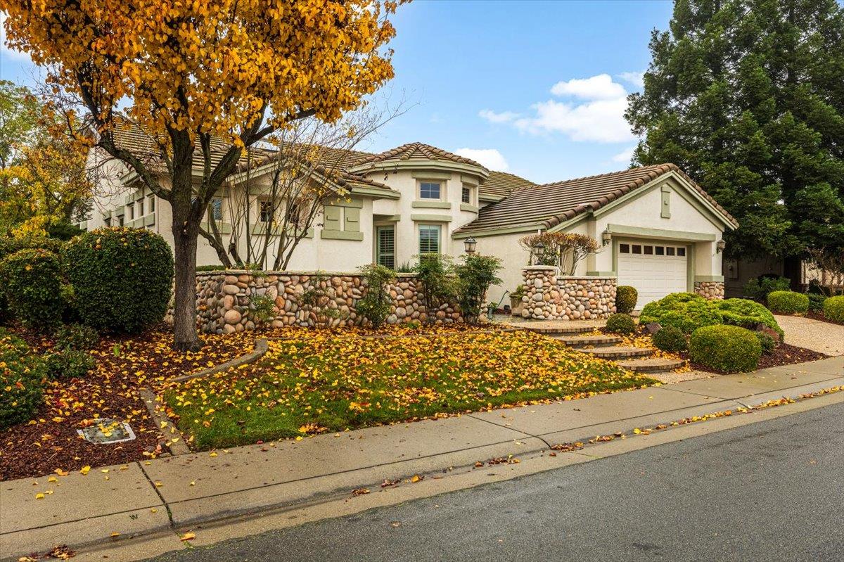 1006 Fairway Valley Lane