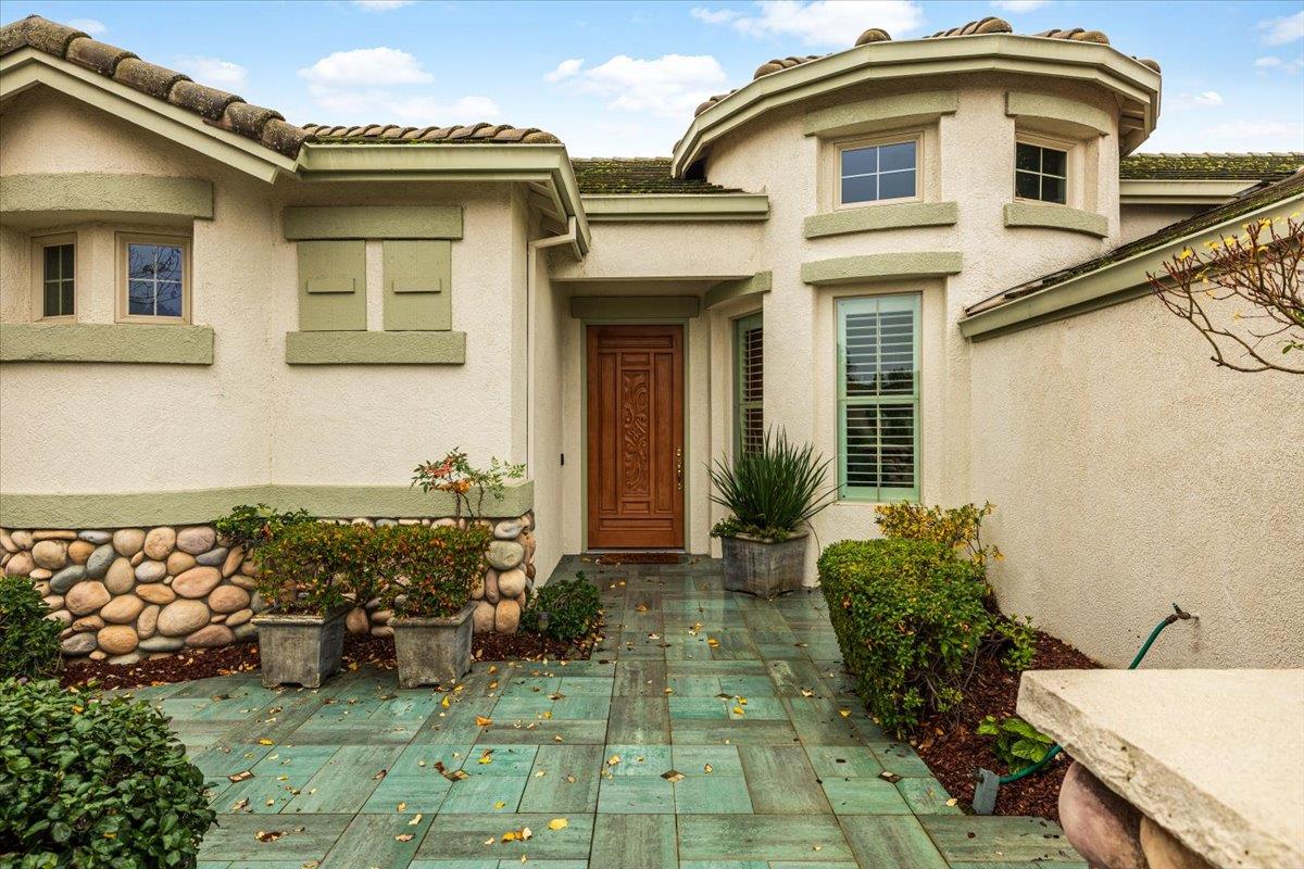 1006 Fairway Valley Lane