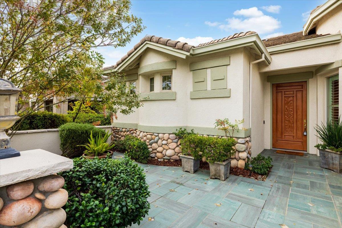 1006 Fairway Valley Lane
