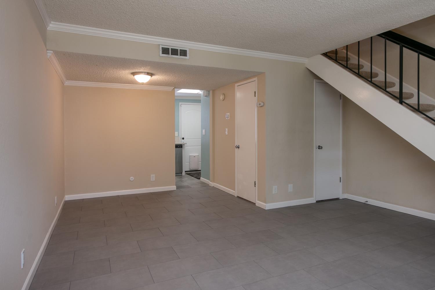 5822 Shadow Creek Drive 3