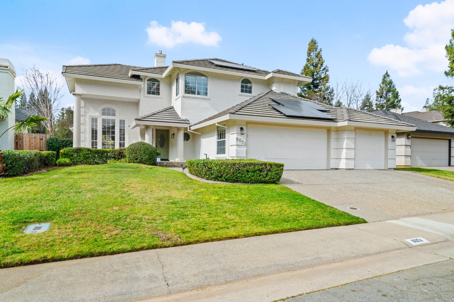 6051 Kenneth Oak Way