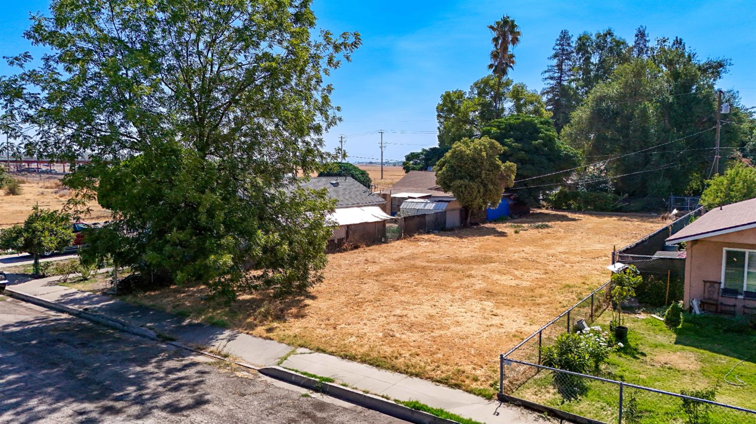 1205 Colusa Avenue