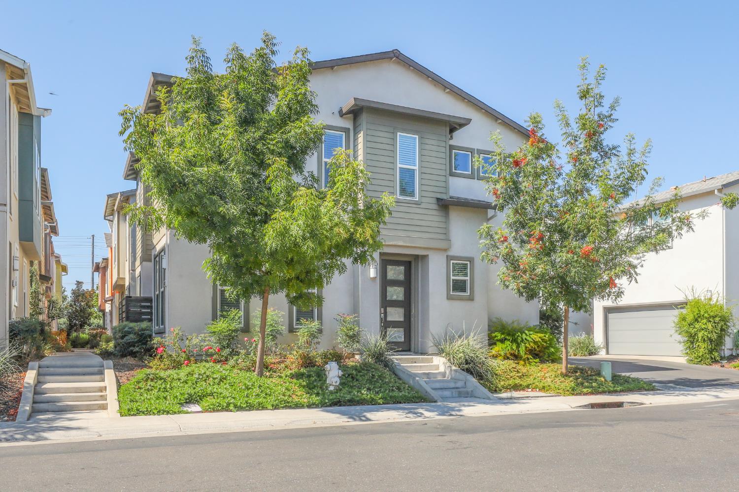 4432 Ocean Lane
