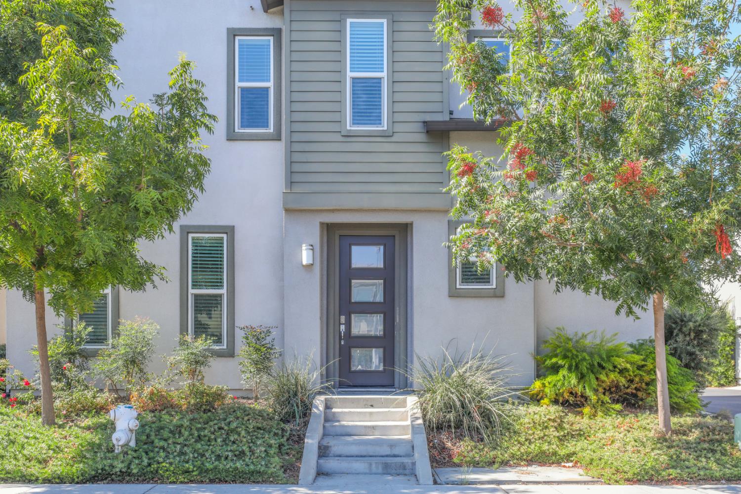 4432 Ocean Lane