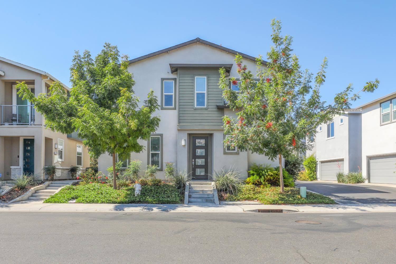 4432 Ocean Lane