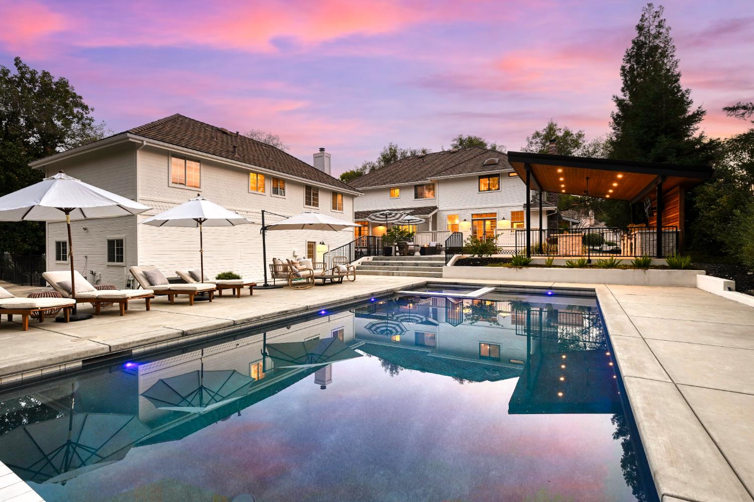 9660 Los Lagos Circle