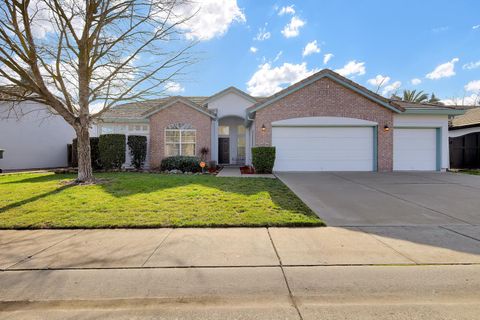 2004 Falls Dr Yuba City CA 95993