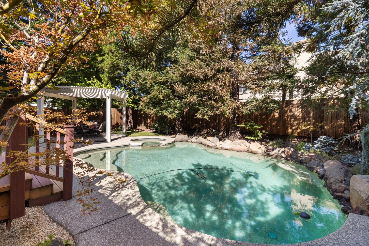 1320 Avenida Alvarado