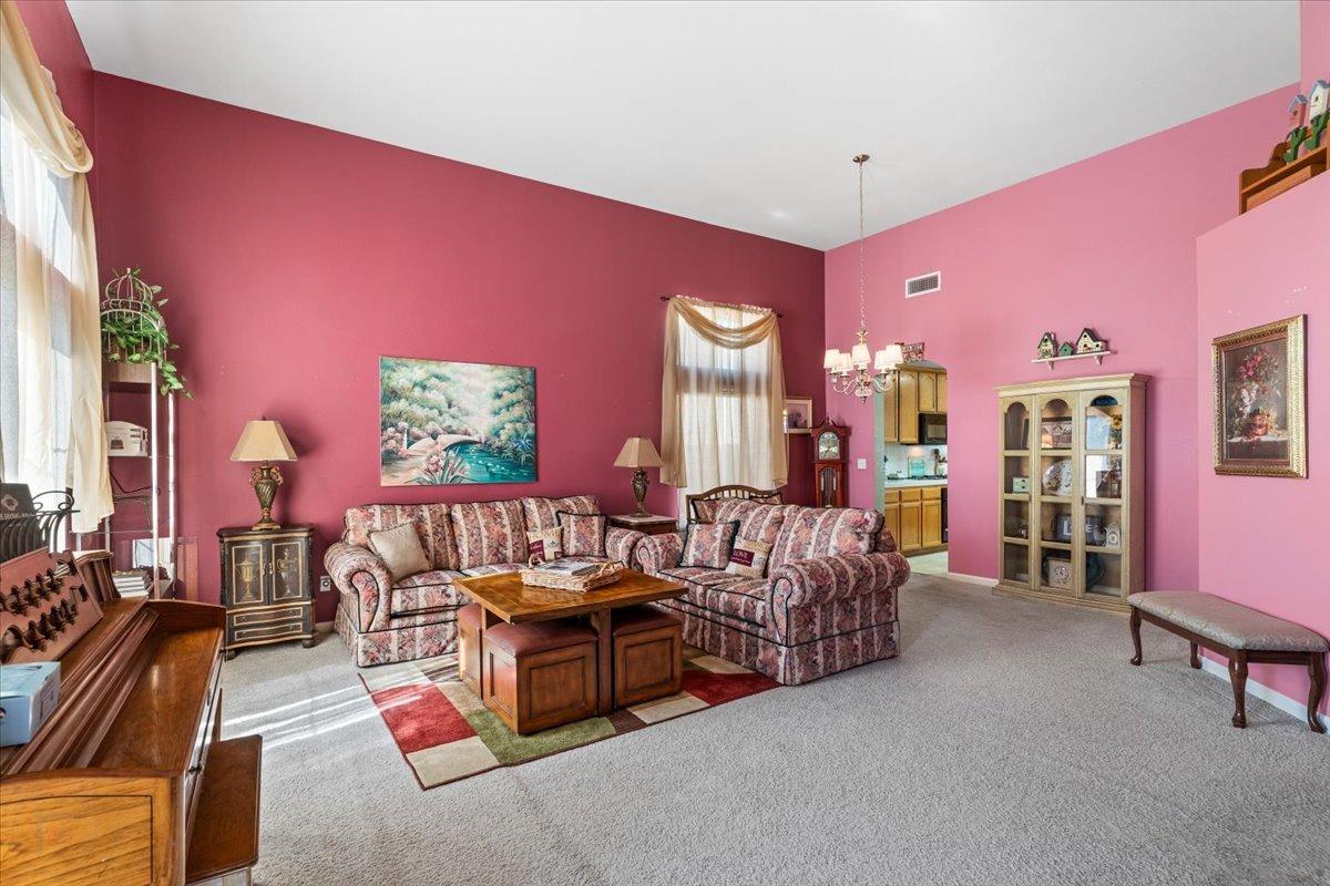 Los Banos, California 93635, United States, 4 Bedrooms Bedrooms, ,3 BathroomsBathrooms,Residential,Pending,692