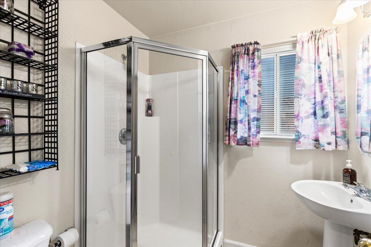 Los Banos, California 93635, United States, 4 Bedrooms Bedrooms, ,3 BathroomsBathrooms,Residential,Pending,692