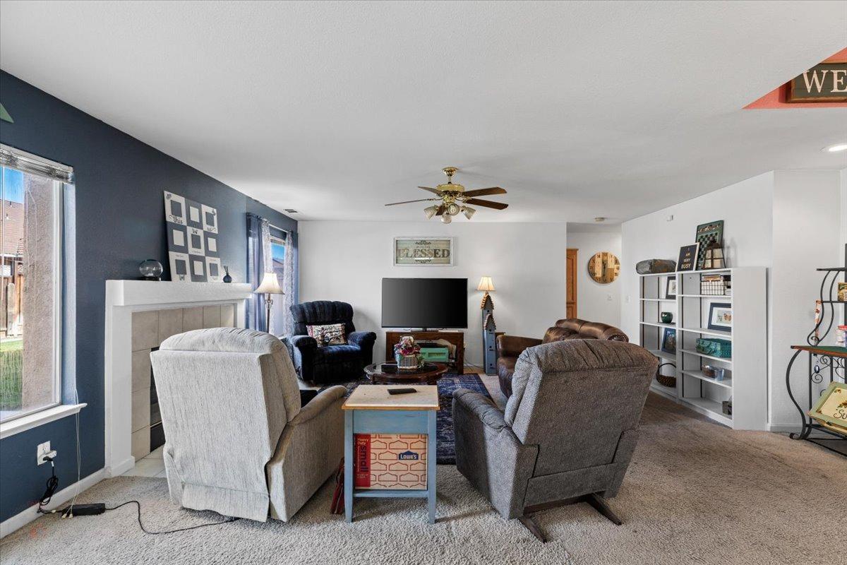 Los Banos, California 93635, United States, 4 Bedrooms Bedrooms, ,3 BathroomsBathrooms,Residential,Pending,692