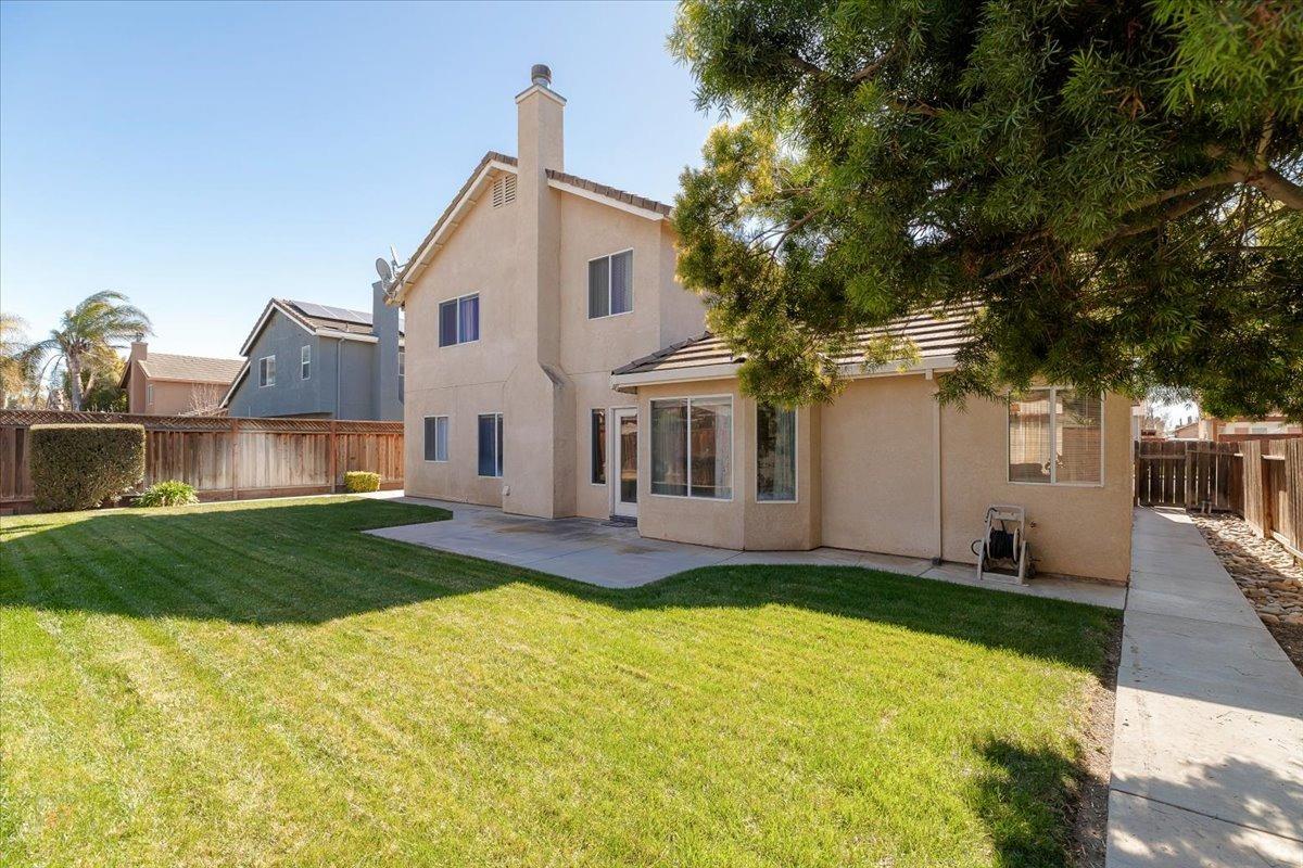 Los Banos, California 93635, United States, 4 Bedrooms Bedrooms, ,3 BathroomsBathrooms,Residential,Pending,692