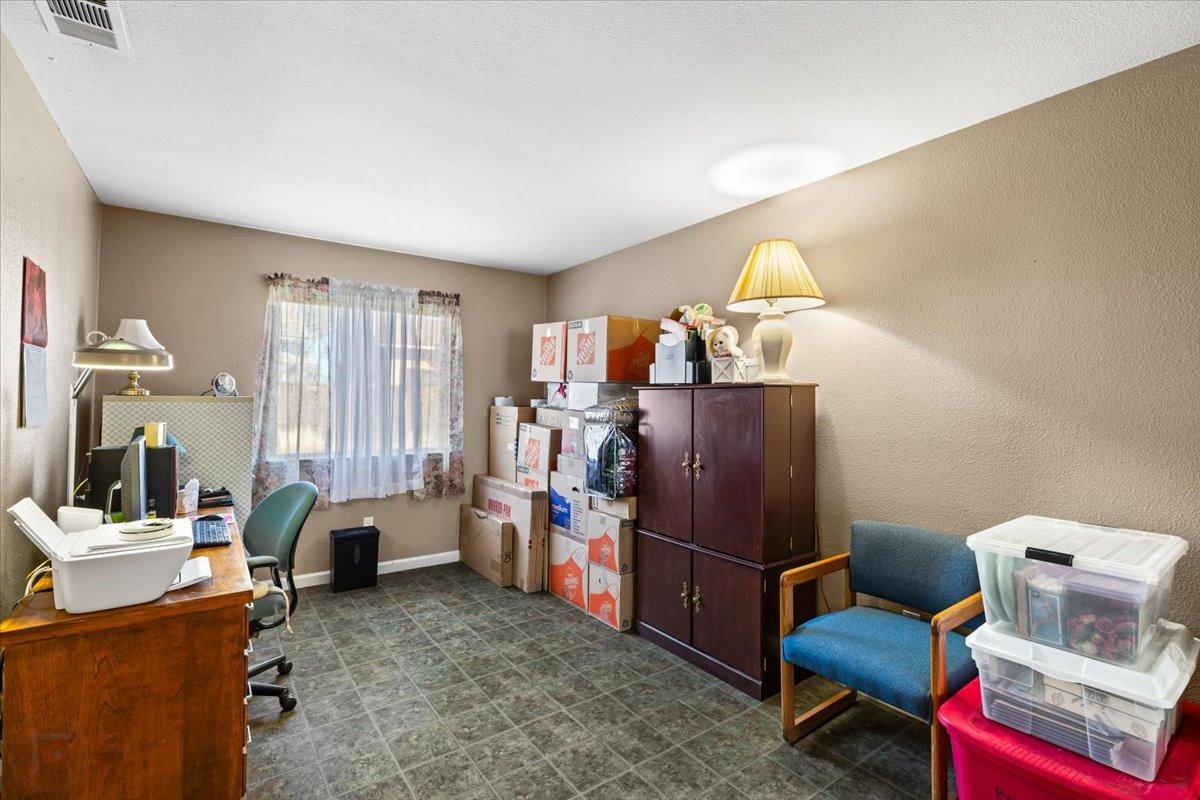 Los Banos, California 93635, United States, 4 Bedrooms Bedrooms, ,3 BathroomsBathrooms,Residential,Pending,692