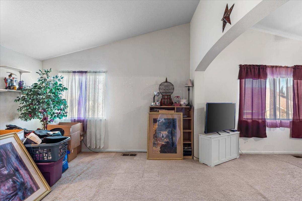 Los Banos, California 93635, United States, 4 Bedrooms Bedrooms, ,3 BathroomsBathrooms,Residential,Pending,692