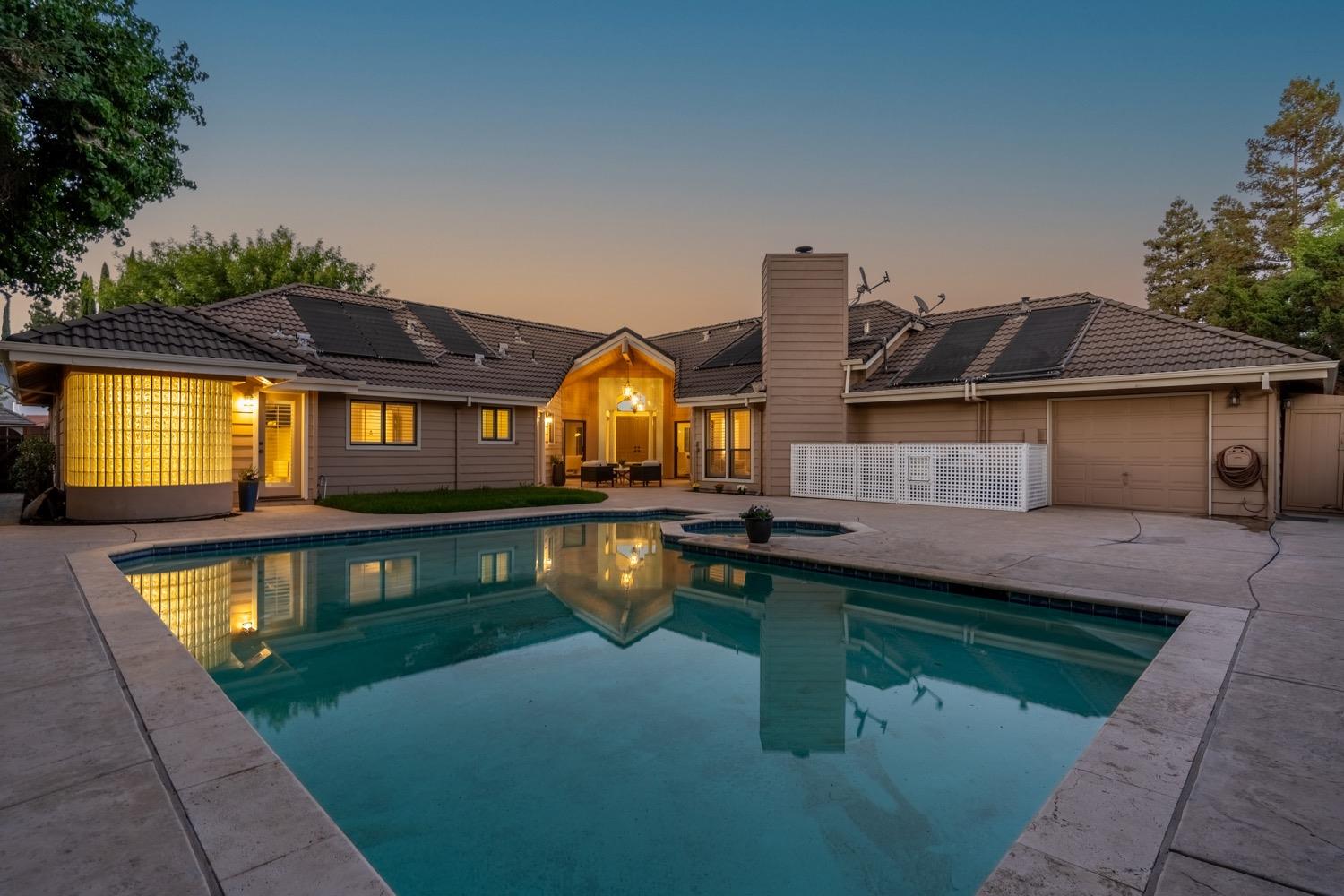 2500 Van Hoeks Circle