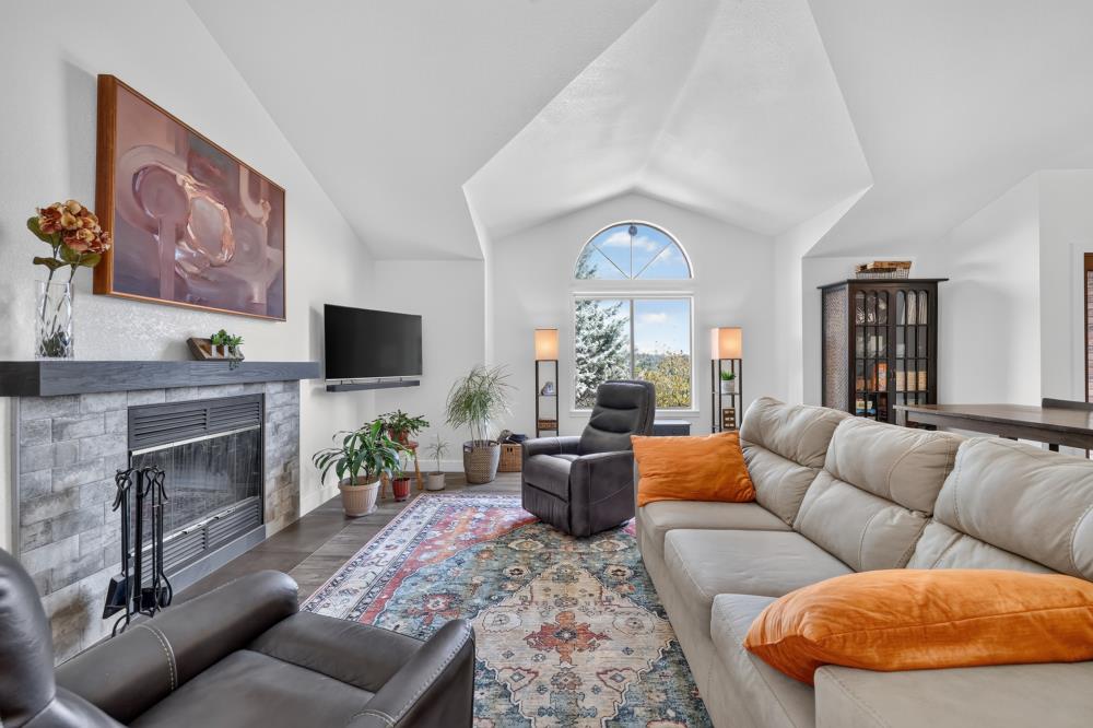3063 Knollwood Drive