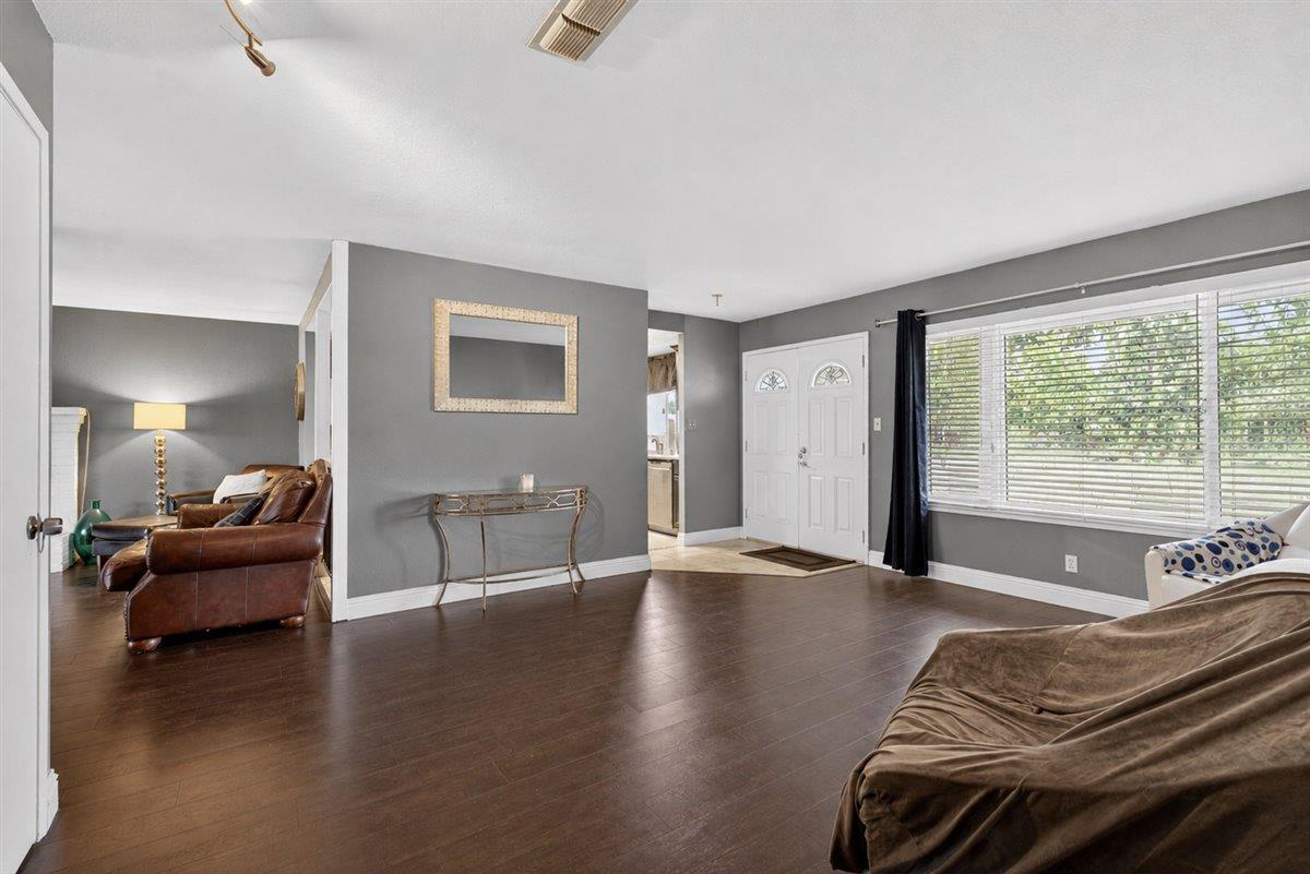 7813 Beaupre Way