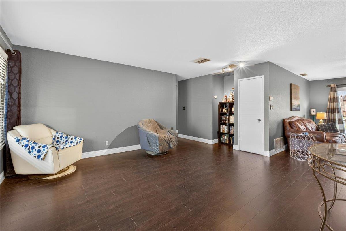 7813 Beaupre Way