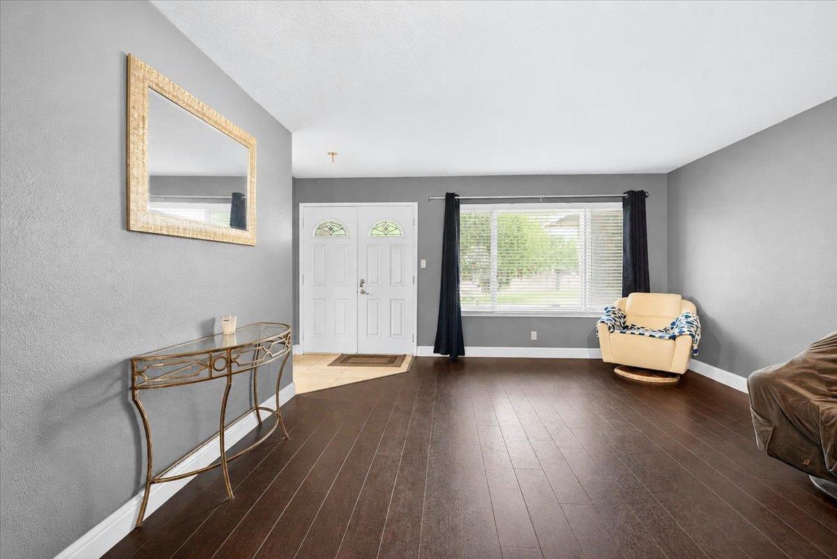 7813 Beaupre Way