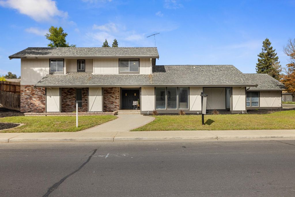 Photo of 2307 Candlewood Place, Riverbank, CA 95367 (MLS # 225132966)