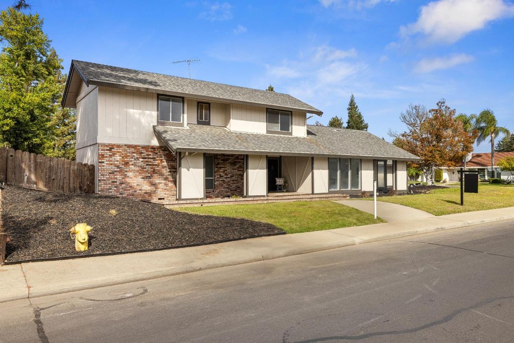 Photo of 2307 Candlewood Place, Riverbank, CA 95367 (MLS # 225132966)