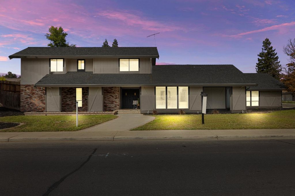 Photo of 2307 Candlewood Place, Riverbank, CA 95367 (MLS # 225132966)