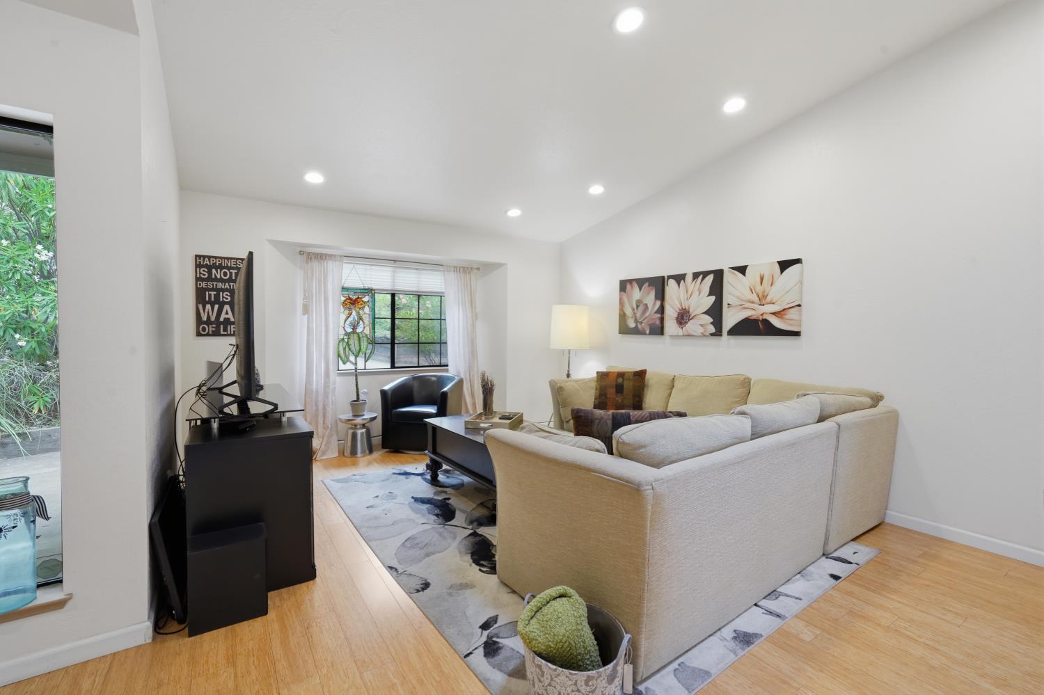 18358 Hummingbird Drive