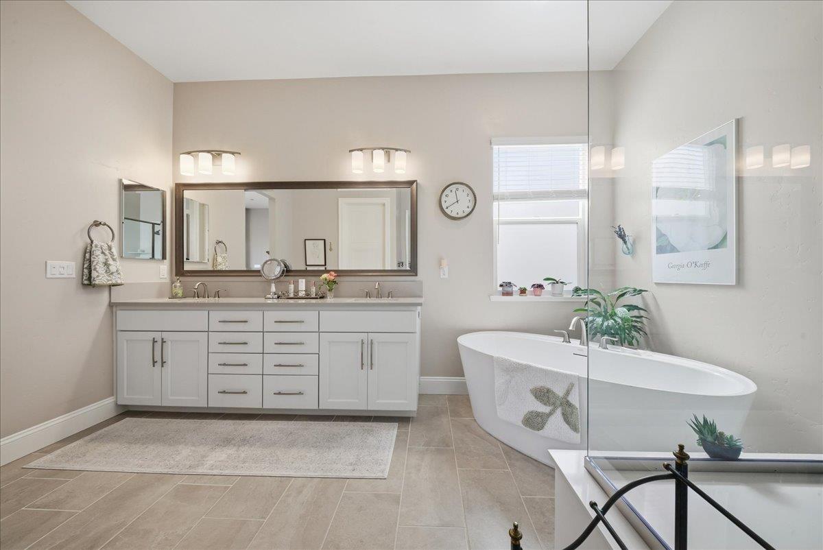 6911 Saratoga Estates Drive