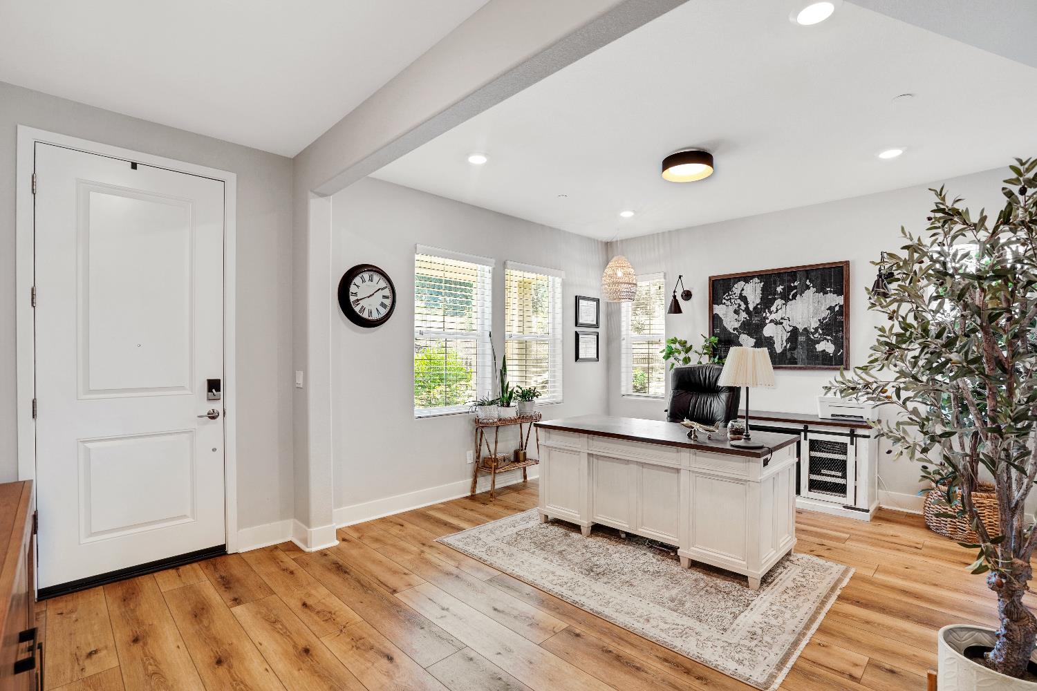 1232 Harvest Loop