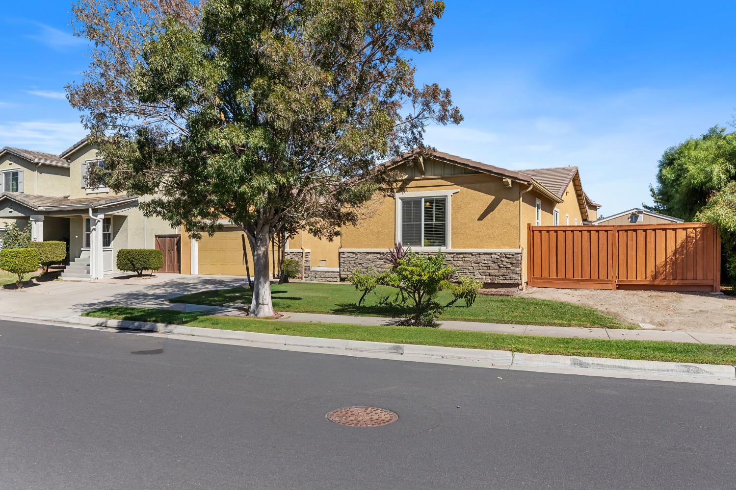 15940 Crescent Park Circle