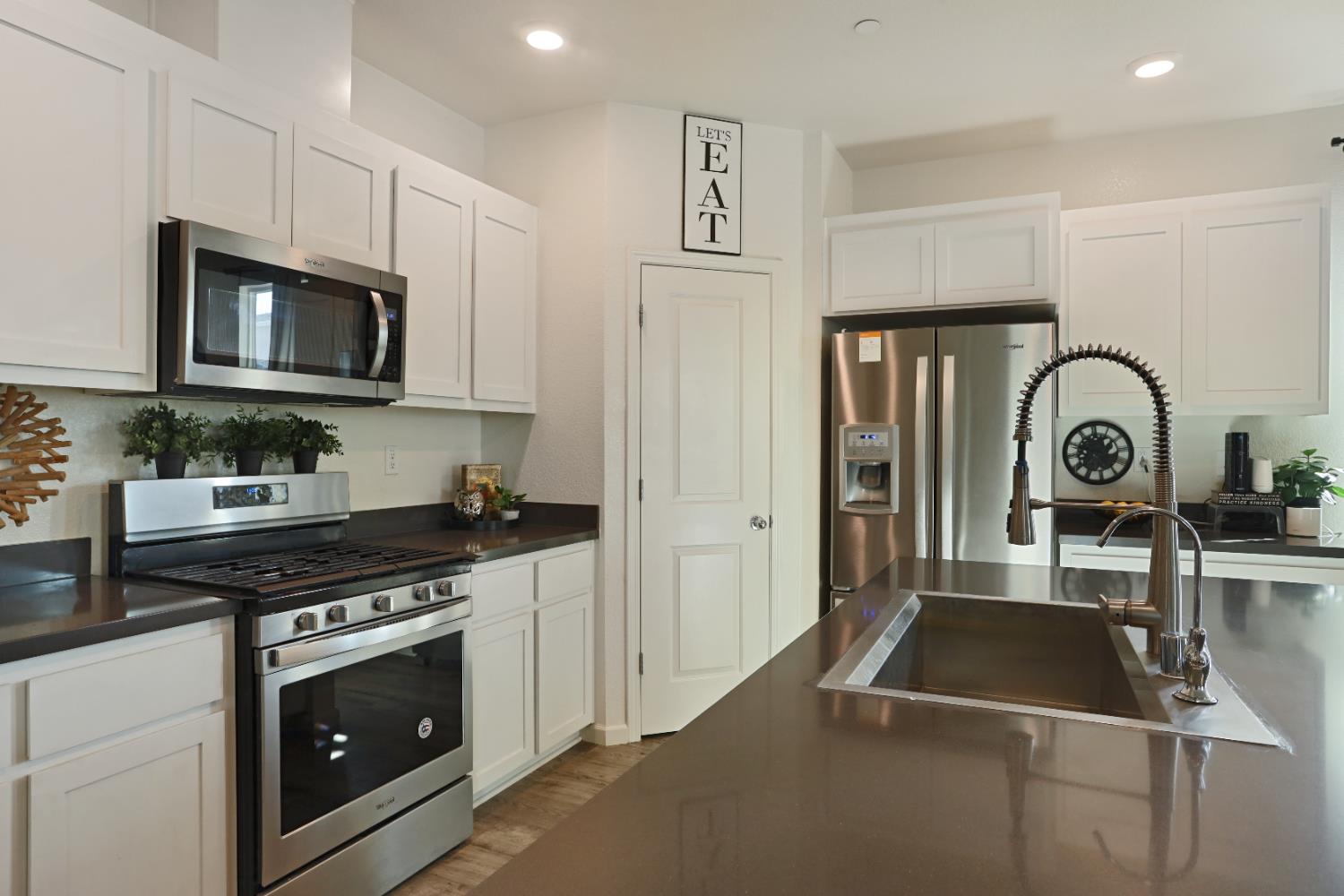 404 Central Pacific Street