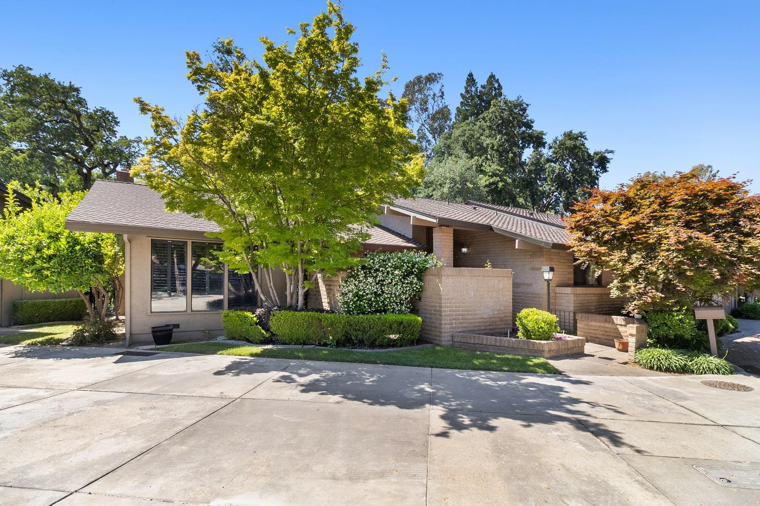 2800 Calle Vista Way