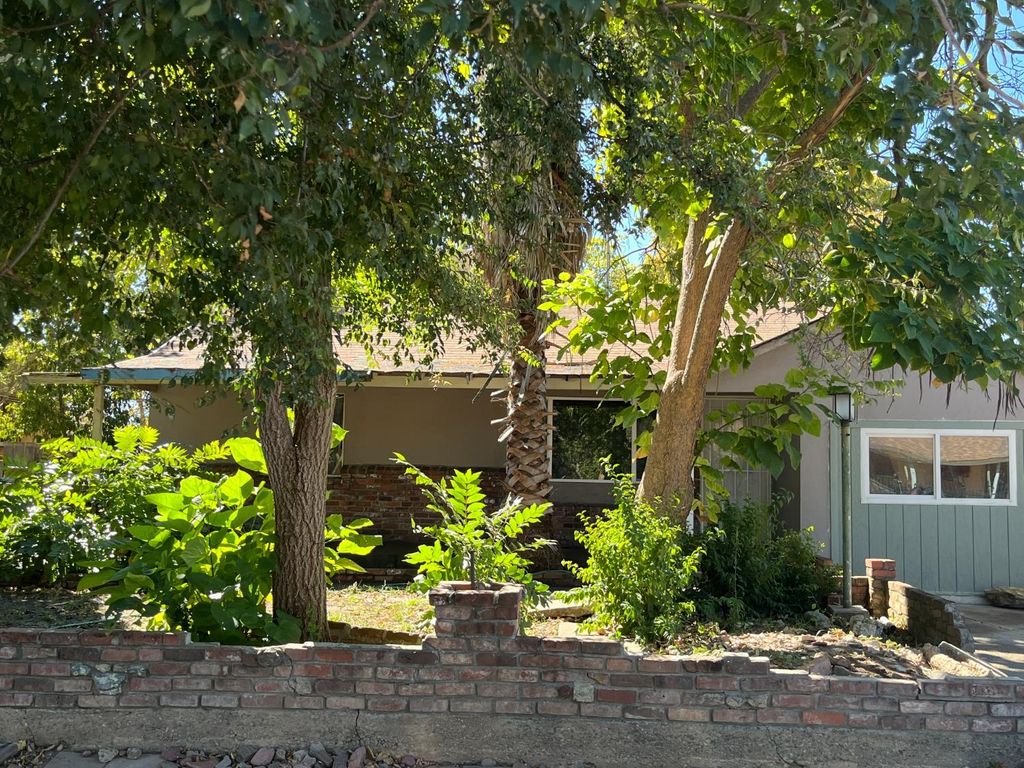 Photo of 3636 27th Avenue, Sacramento, CA 95820 (MLS # 226005709)