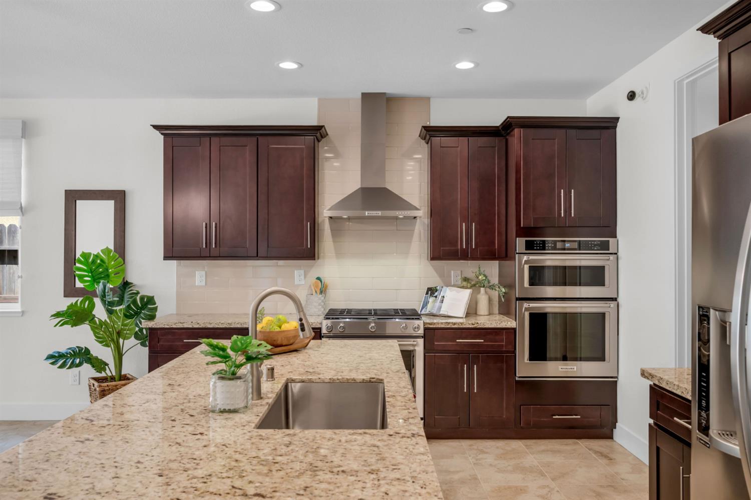 586 Willow Ridge Court