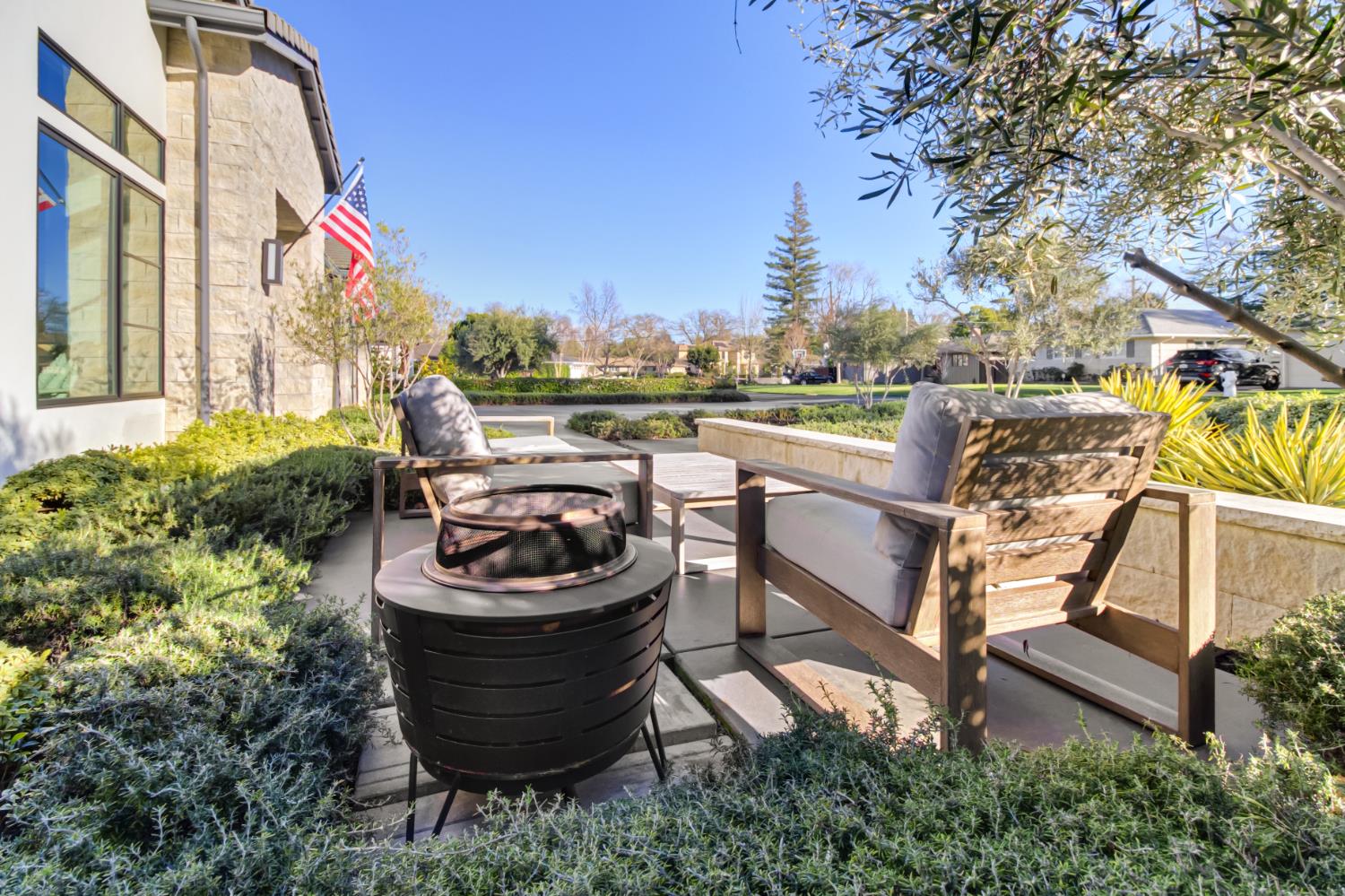 3321 Sierra Oaks Drive