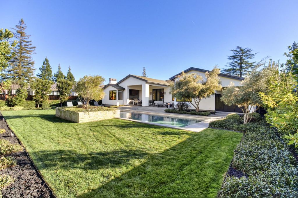 Photo of 3321 Sierra Oaks Drive, Sacramento, CA 95864 (MLS # 226015848)