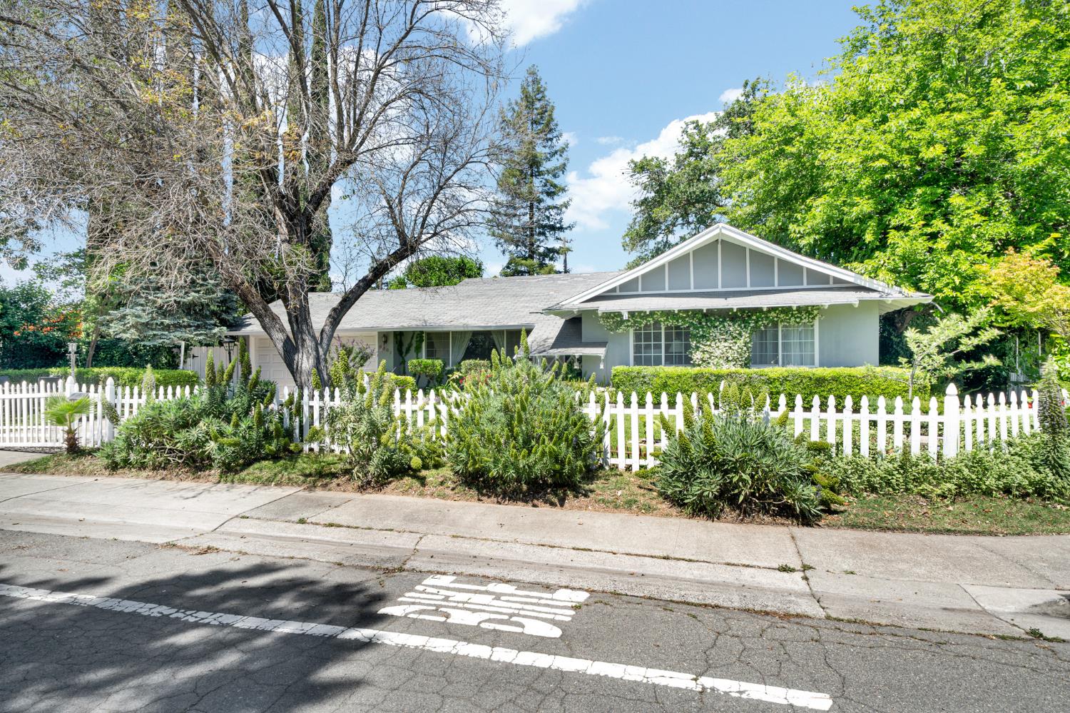 6907 Auburn Boulevard