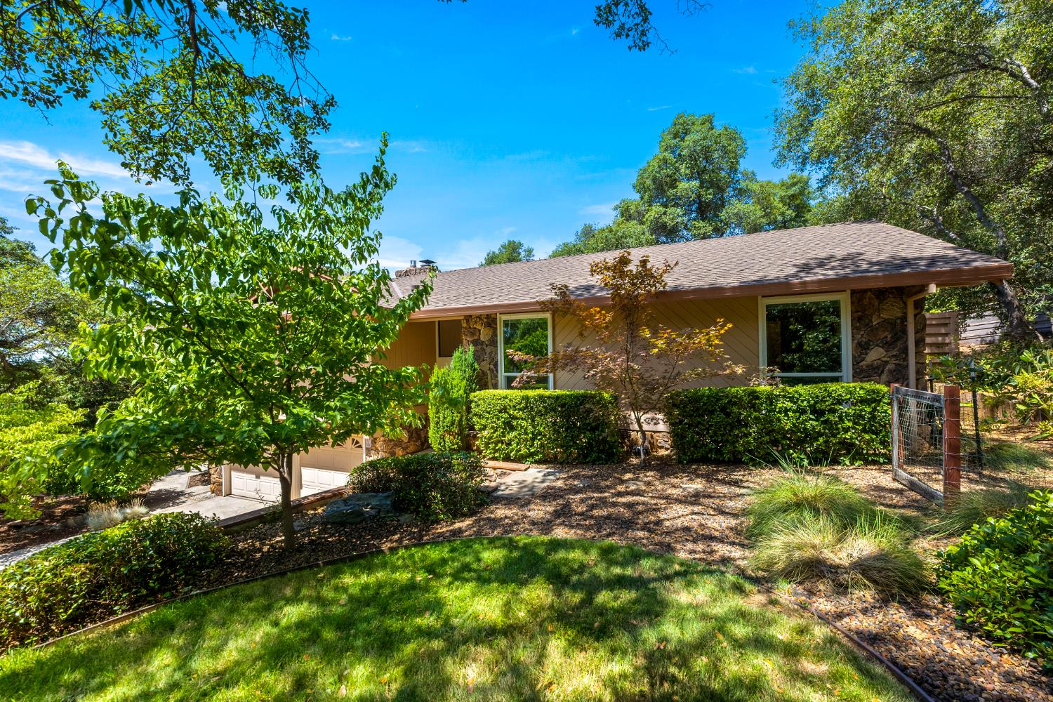 2285 Indian Rock Lane
