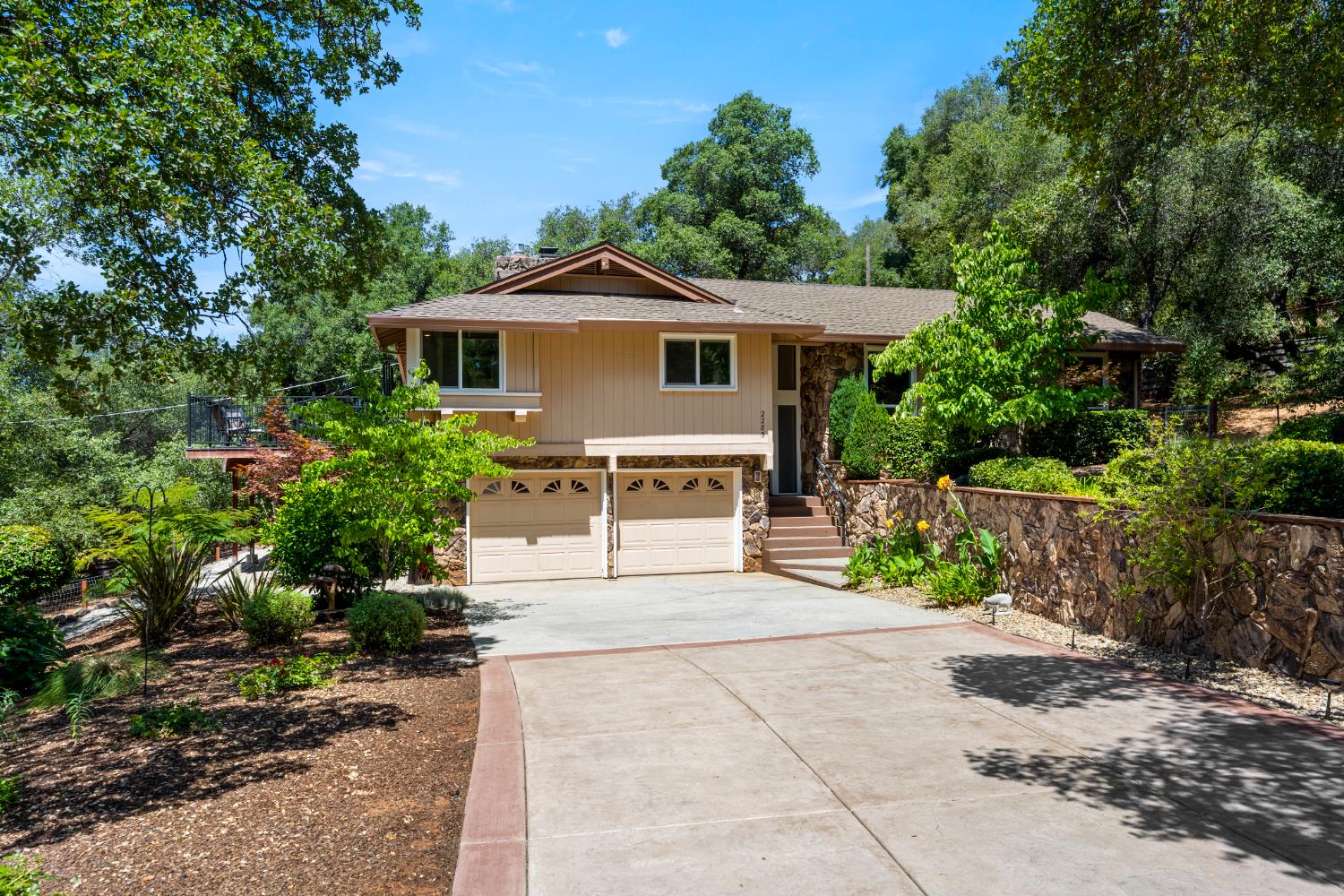2285 Indian Rock Lane