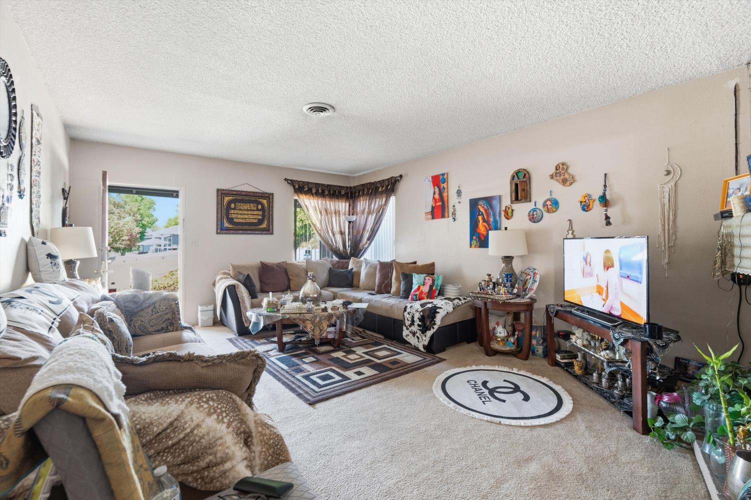 6104 Oakgreen Circle