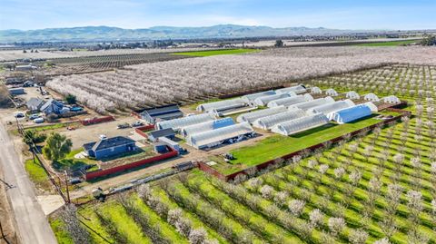 1631 Fig Avenue Patterson CA 95363