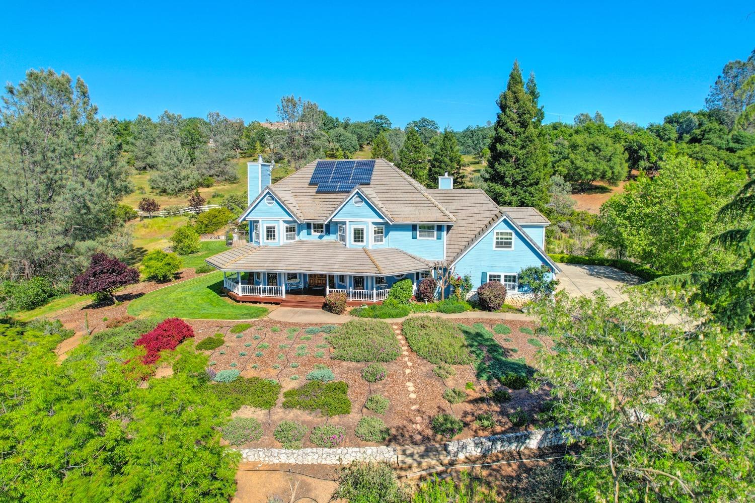 2601 Roundhill Circle