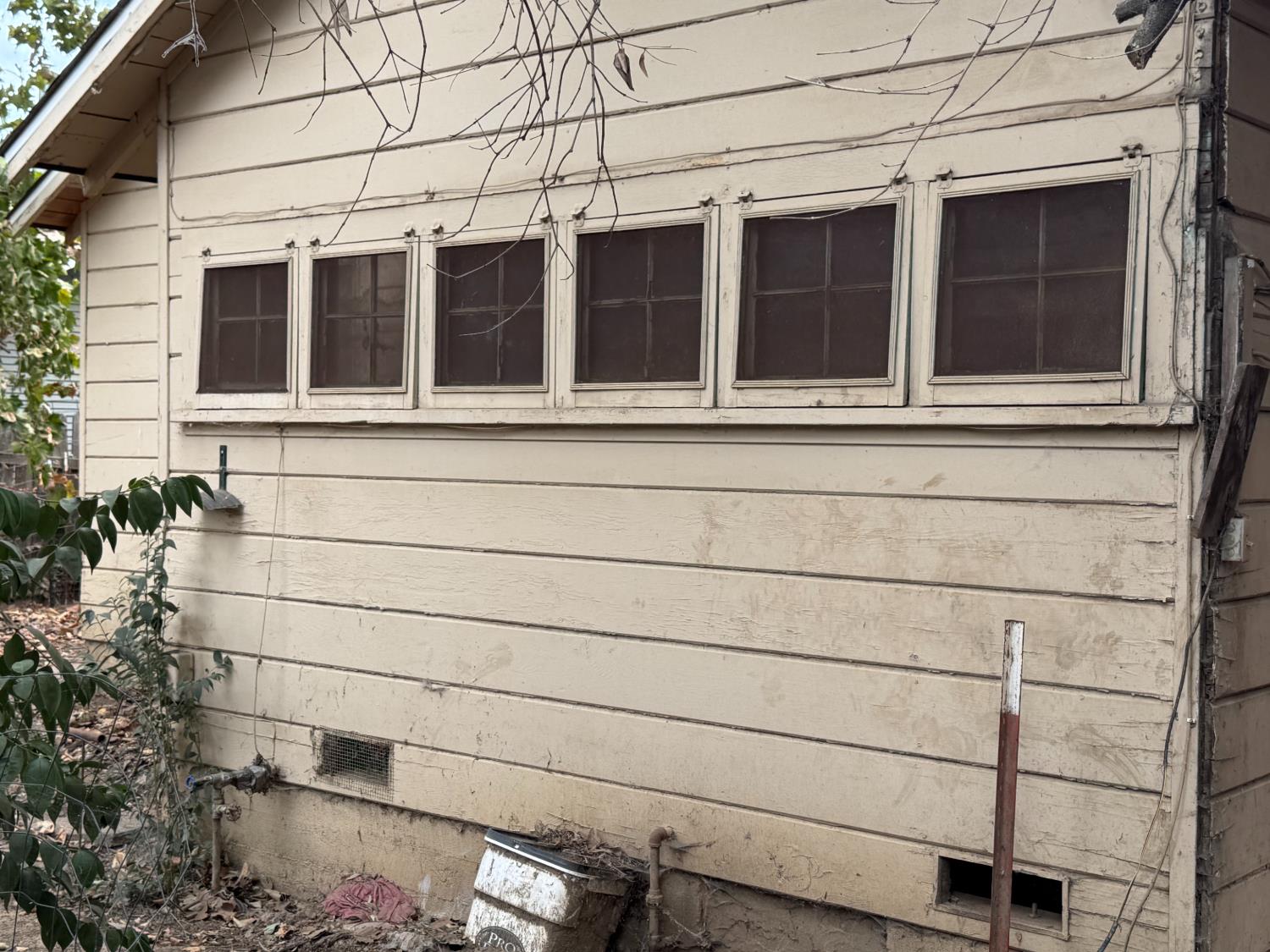 633 Reeves Avenue