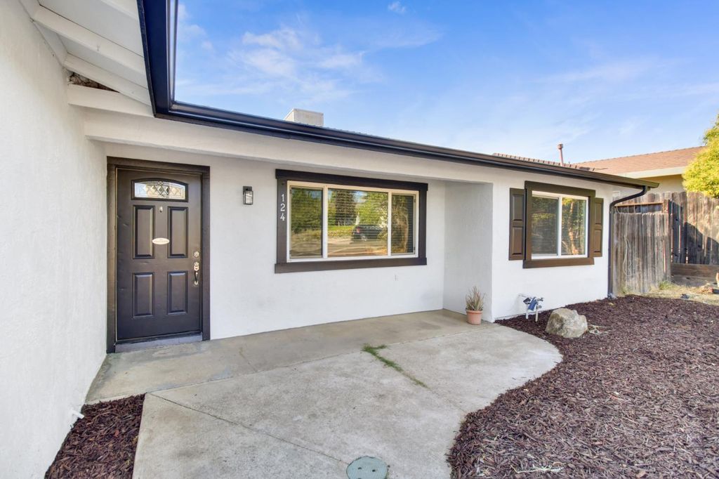 Photo of 124 Fargo Way, Folsom, CA 95630 (MLS # 226034596)