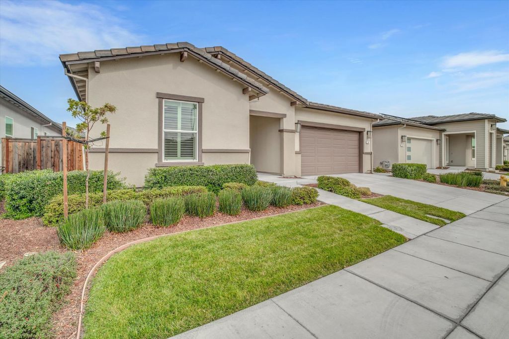 Photo of 701 Victoria Drive, Manteca, CA 95336 (MLS # 226016730)