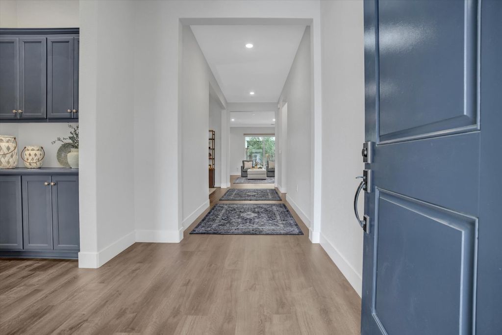 Photo of 701 Victoria Drive, Manteca, CA 95336 (MLS # 226016730)