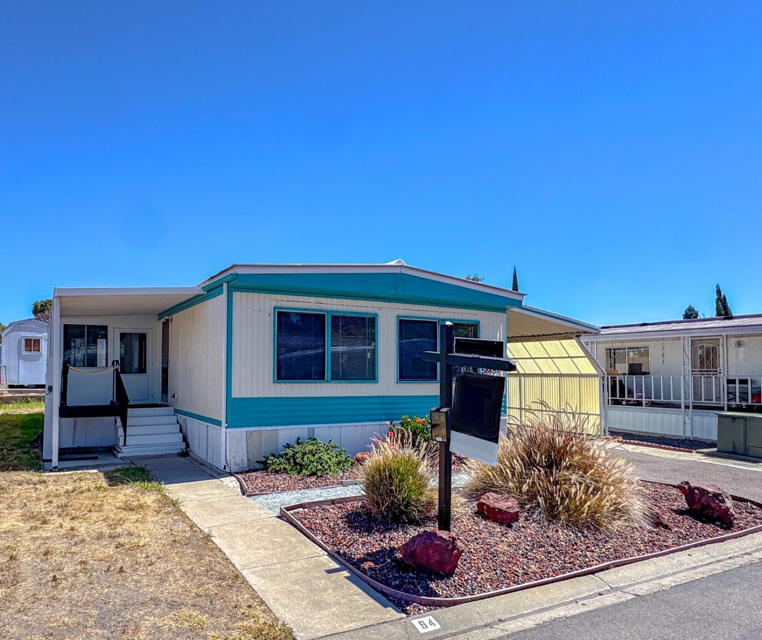 5845 Hobbs Lane