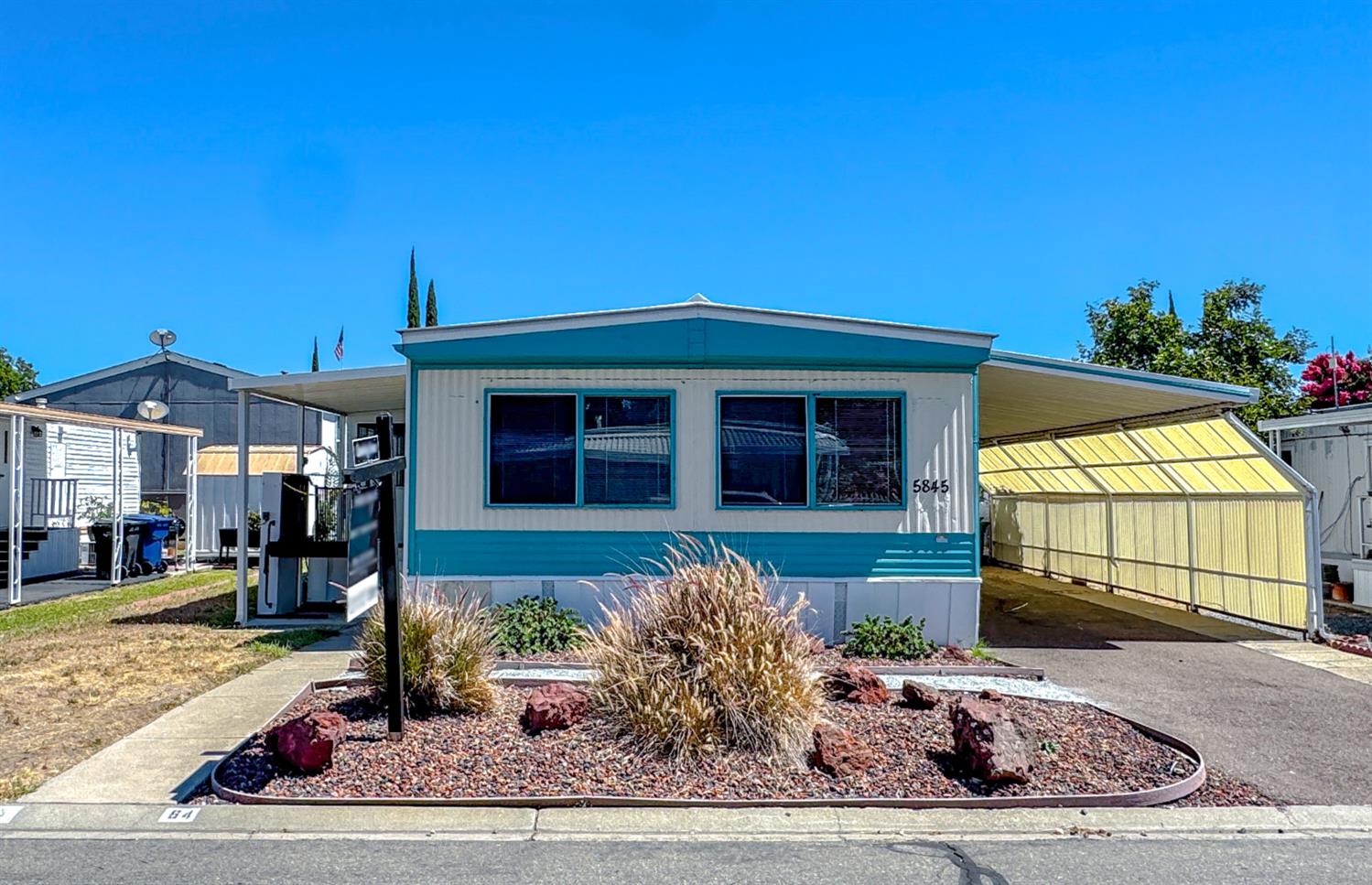 5845 Hobbs Lane